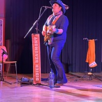 20250329_195126642_iOS